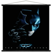 Стрип Филм - Темниот Витез-Бетмен Со Ѕиден Постер На Батаранг Со Дрвена Магнетна Рамка, 22.375 34